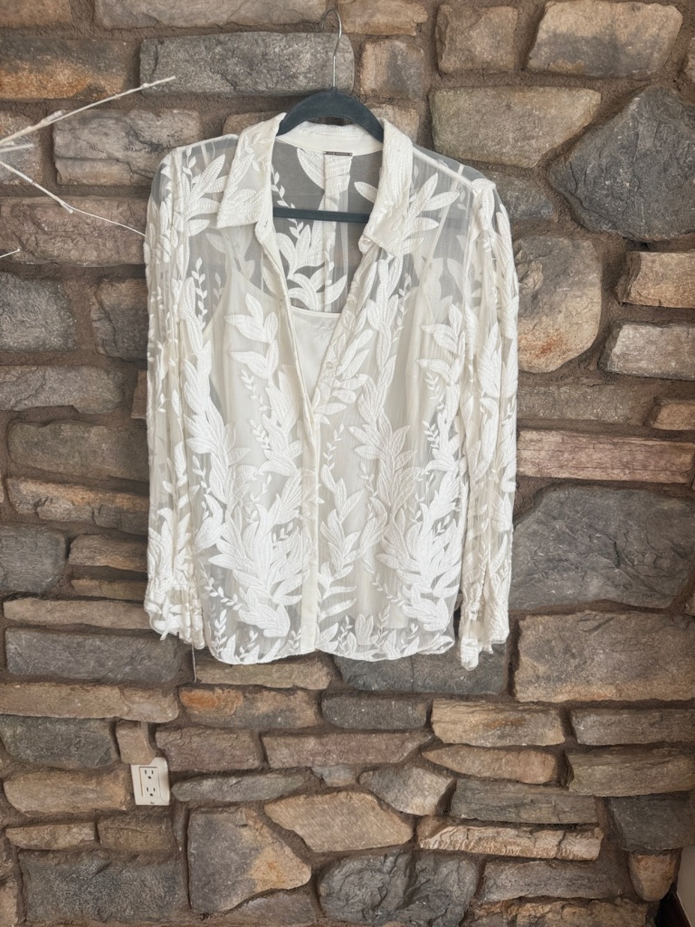 Elie Tahari White Sheer Embroidered Leaf-Pattern Blouse